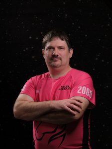 David Smashelhoff crossing his arms